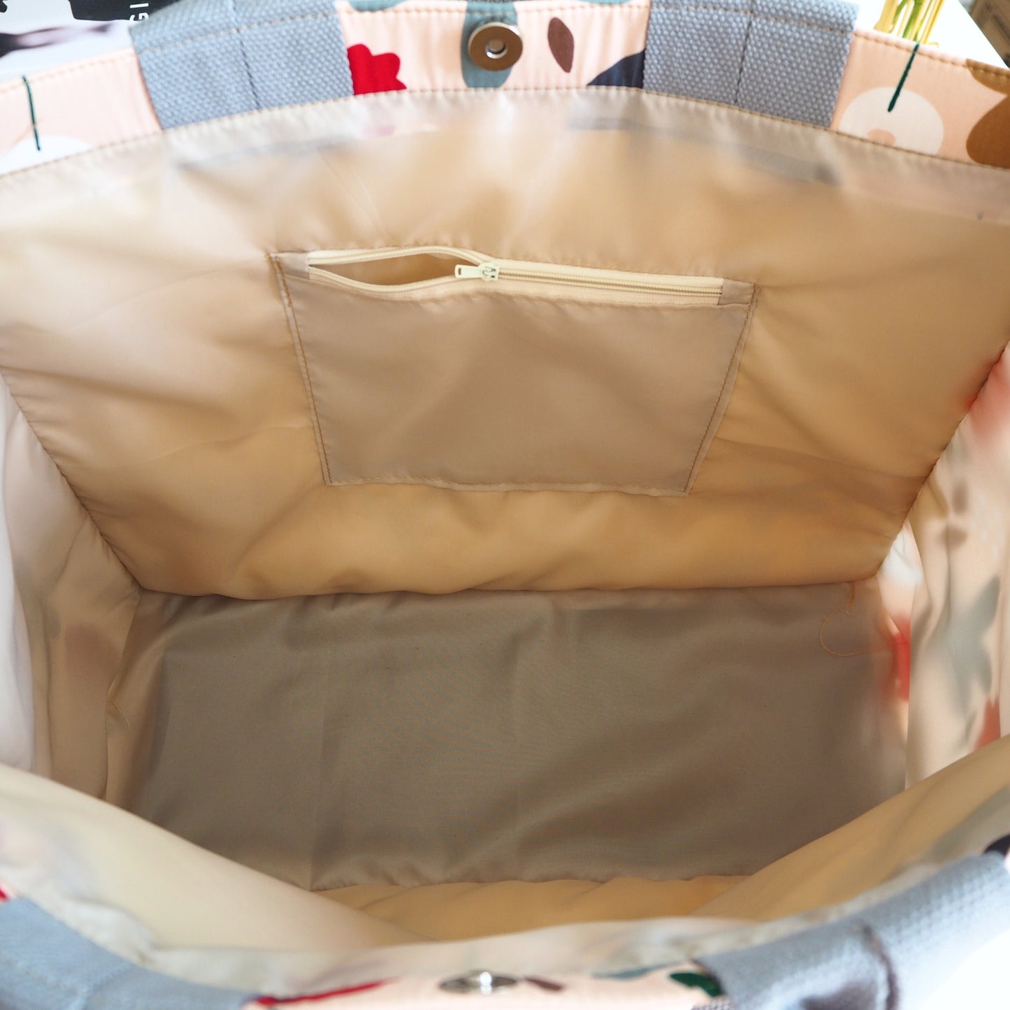 Jumbo Shopping Bag - Unique Floral and Bold Prints - Showing inside lining and zipper pocket.