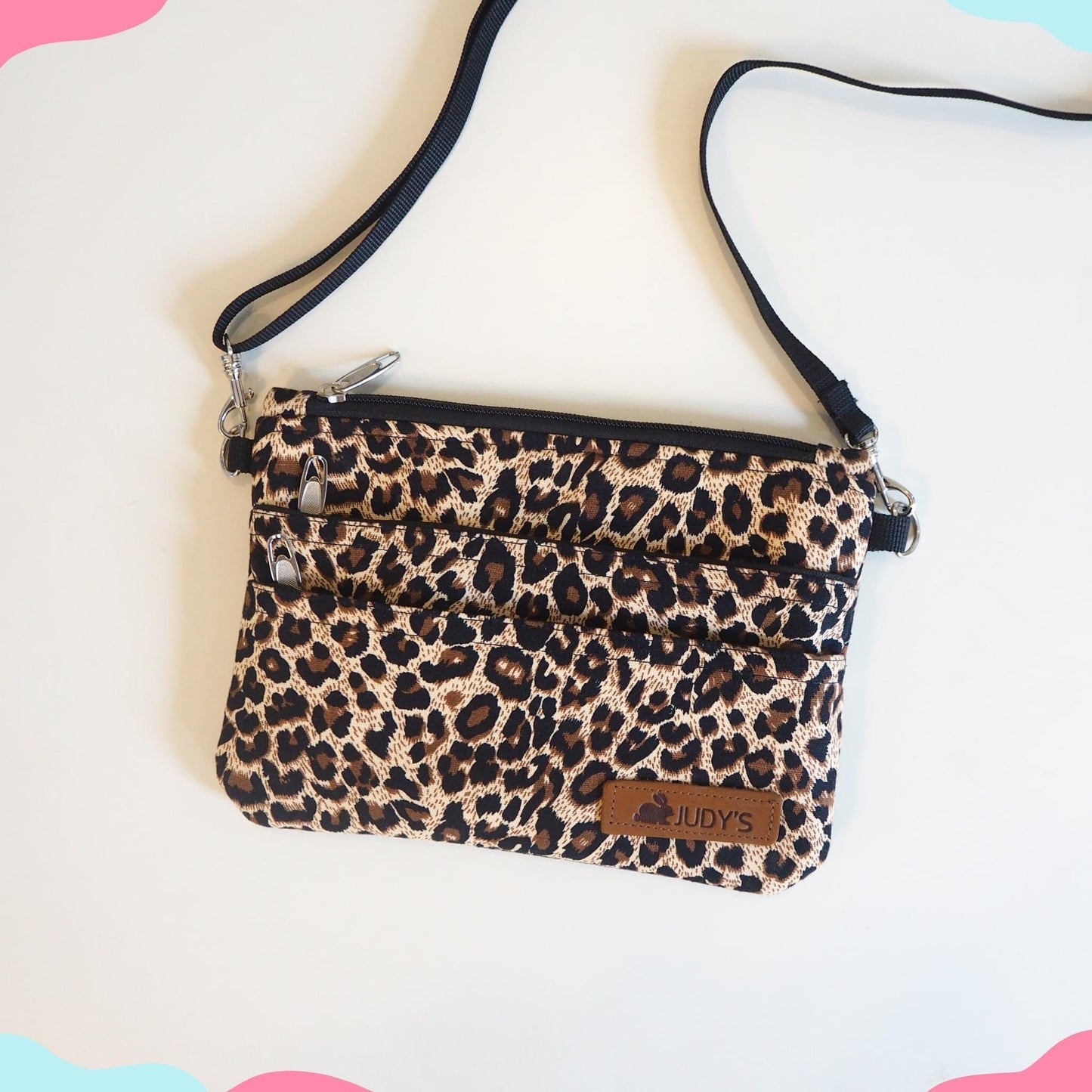 Cross Body bag in Leopard Print pattern.